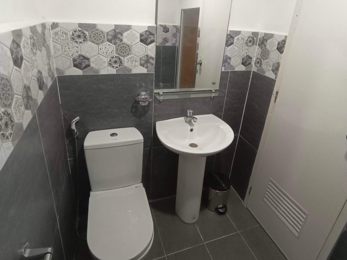 Bathroom 4, Happy Daze Hotel Tagum, Tagum City