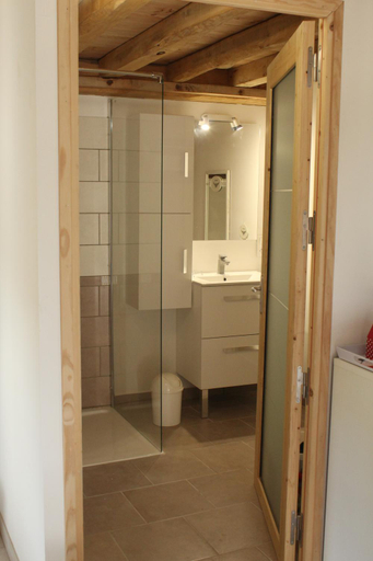 Bathroom, une chambre d hotes avec petit dejeuner, Gard