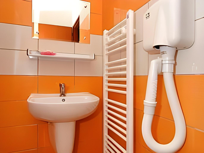 Bathroom 3, Hotel Domnitei, Calimanesti