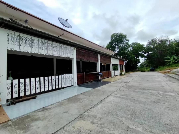 Baan Bua Talay, Muang Rayong