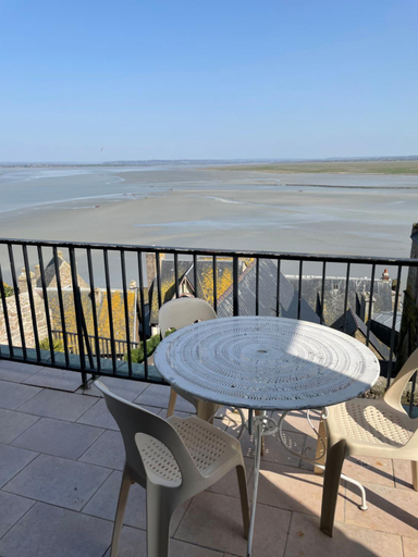 Others 4, La Vieille Auberge, Manche