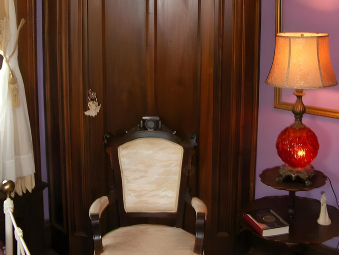 Bedroom 3, Riverview Mansion Hotel, Pope