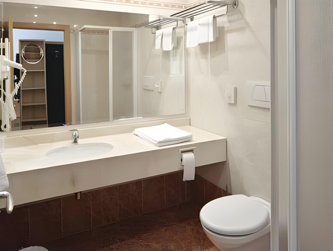 Bathroom 4, Hotel Brenner - Stop & Go, Bolzano