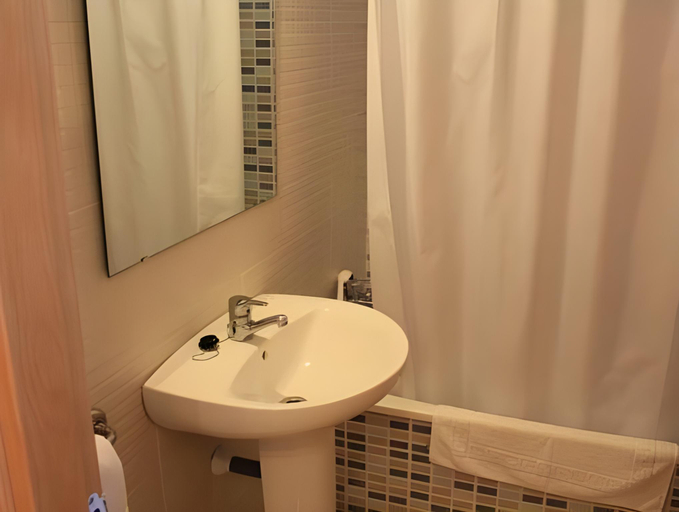Bathroom 3, Apartamentos Turisticos La Carrajolilla, Cádiz