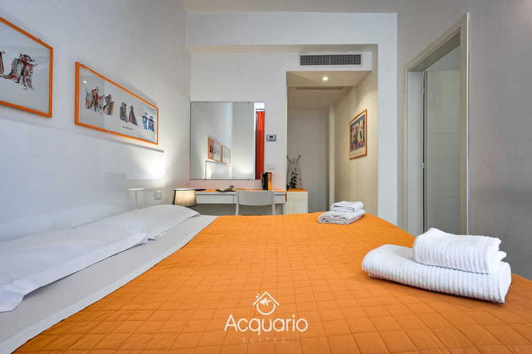 Others 3, Acquario Suites, Genova