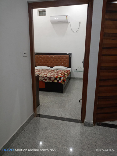 Others 5, Radheshyam bhawan, Mathura