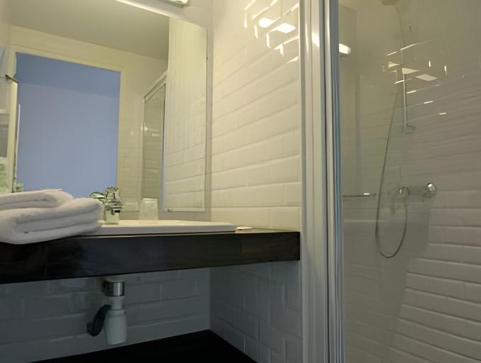 Bathroom 2, Le Grand Large Hotel, Morbihan