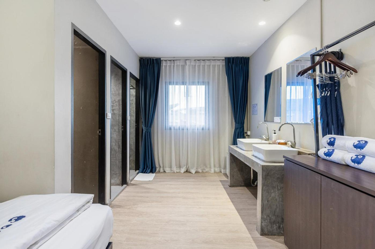 Bedroom 30