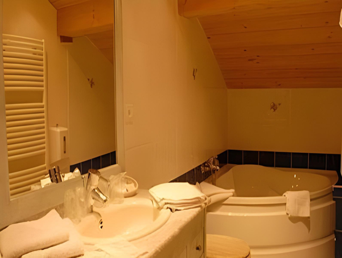 Bathroom 4, Chalet Hotel du Mont-Charvin & Spa, Savoie