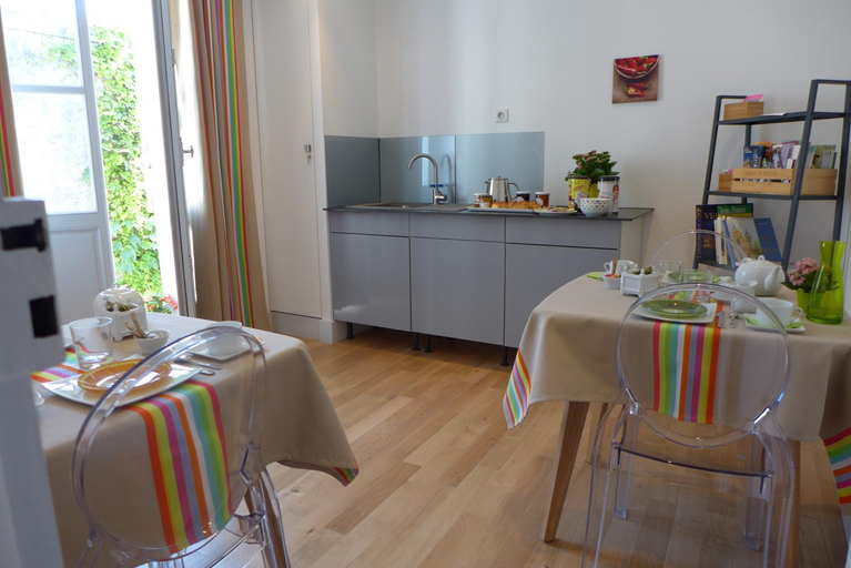 Facilities 4, Les Versaillaises, Yvelines