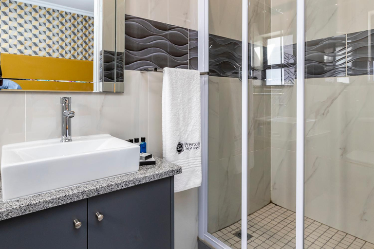 Bathroom 4, 5th On Preston Guest House, Buffalo City