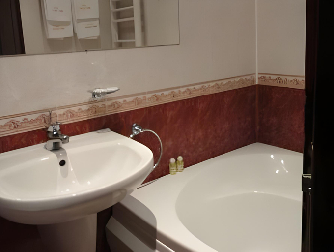 Bathroom 2, Hotel Winpalace, Veliko Tarnovo
