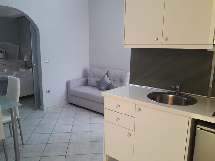 Others 5, Studios Rania, East Macedonia and Thrace