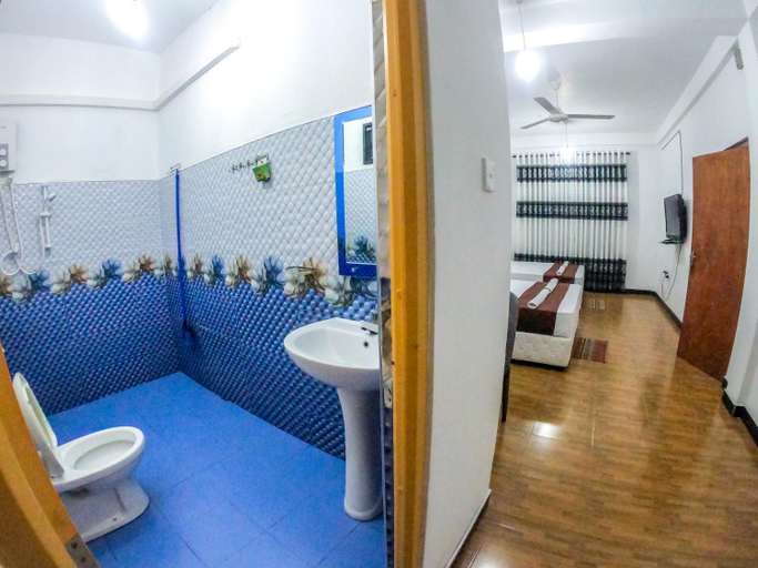 Bathroom 3, Lion Resort, Thamankaduwa