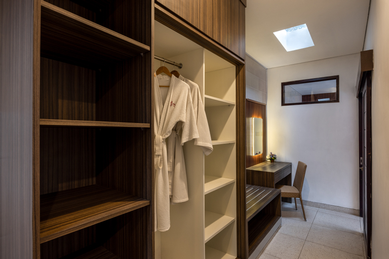 Bathroom 7