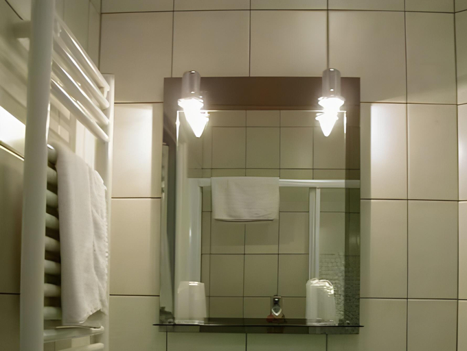 Bathroom 3, Hôtel Les Cévennes, Ardèche
