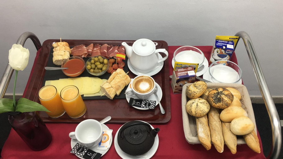 Food & Drinks 5, Apartaments Delfin, Baleares