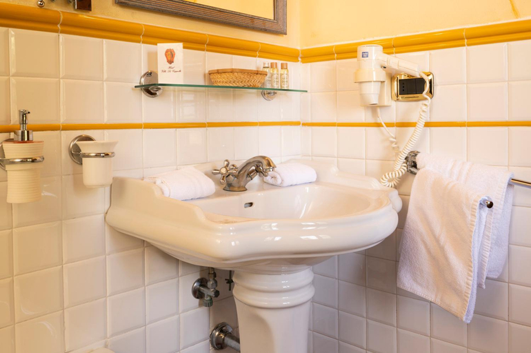 Bathroom 5, Villa La Cappella, Florence