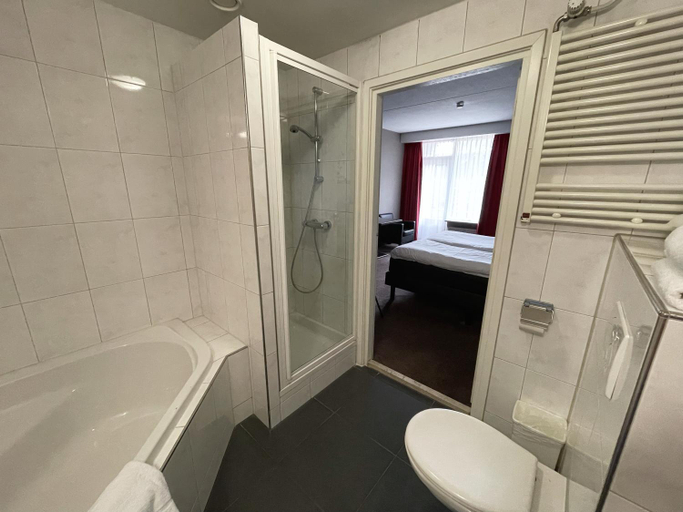 Bathroom 4, Hotel De Molenhoek - Nijmegen, Heumen
