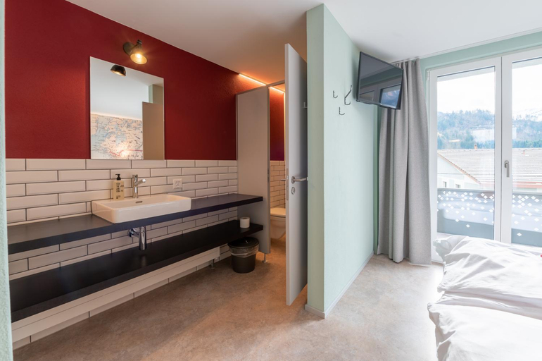 Bathroom 3, Emma's B&B LUNGERN - Self Check-in Hotel, Obwalden