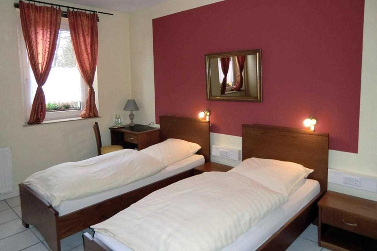 Bedroom 2, Hotel Restaurant Artemis, Viersen