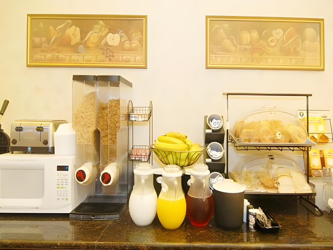 Food & Drinks 5, Onley Inn, Accomack