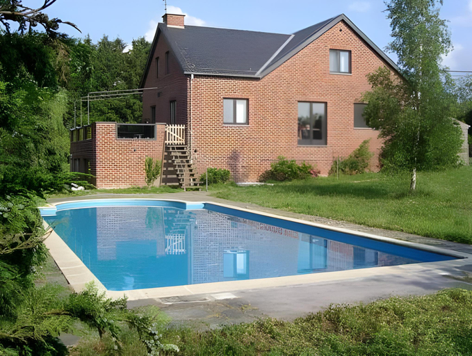 Others 4, Modern Stay with Hot Tub, Namur