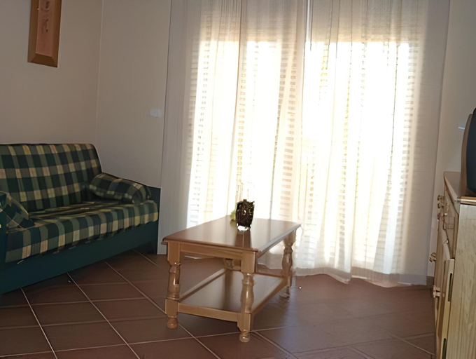 Others 4, Leo Canela, Huelva