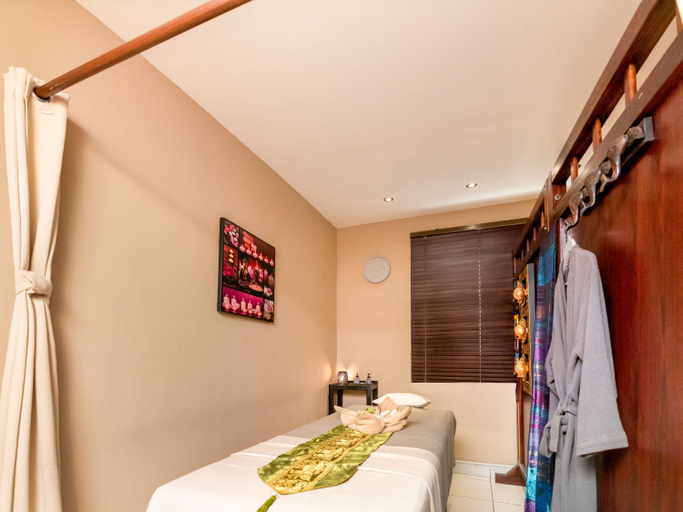 Bedroom 4, ibis Styles Accra Airport, Accra