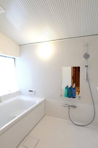 Bathroom 3, Maru Izumiyacho, Kyoto