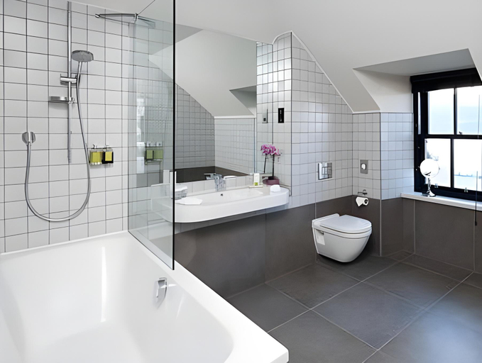Bathroom, The Douglas Hotel, North Ayrshire