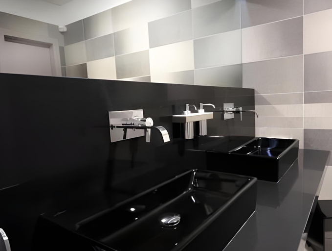 Bathroom 4, Hotel Nazionale, Matera