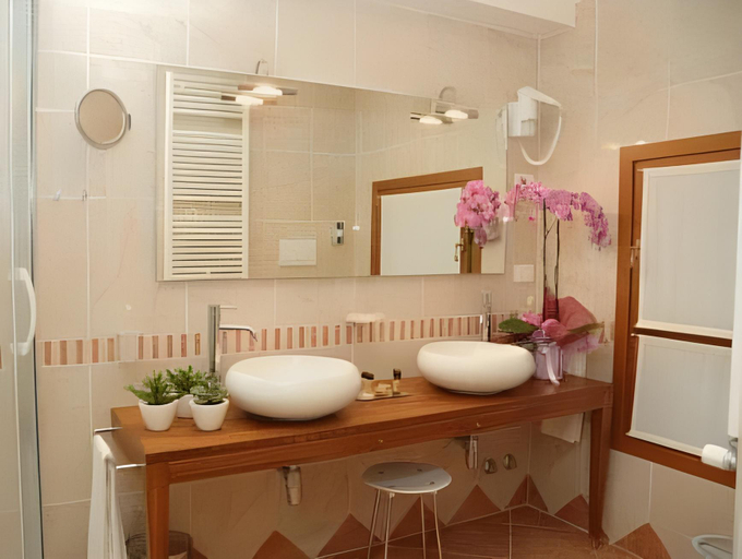 Bathroom 2, Hotel Villa Maternini, Treviso