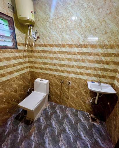 Bathroom 4, Mookambigai residency, Nagappattinam