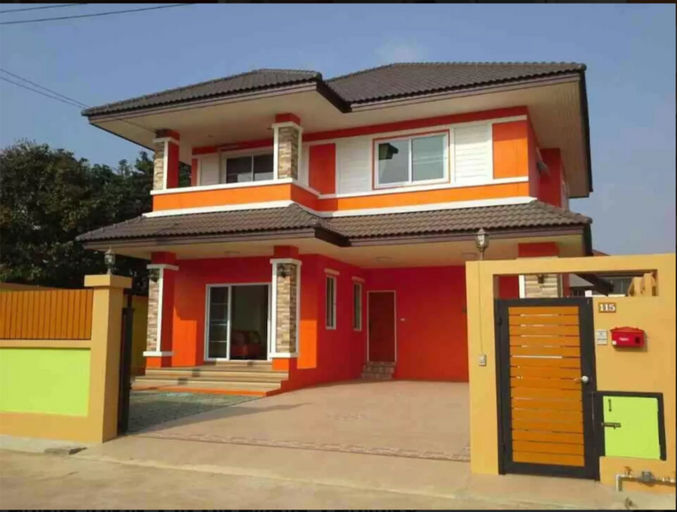 Orange Villa 4bedrooms 5min to  Nimman road, Muang Chiang Mai