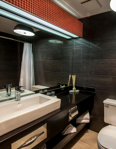 Bathroom 3, Hotel Chateau Joliette, Joliette