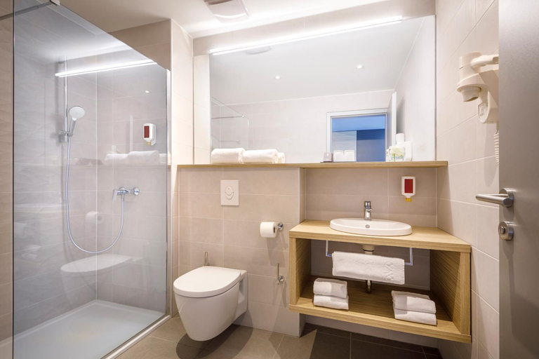 Bathroom 5, Remisens Hotel Giorgio II, Opatija/Veprinac