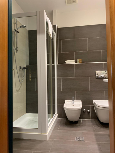 Bathroom 14