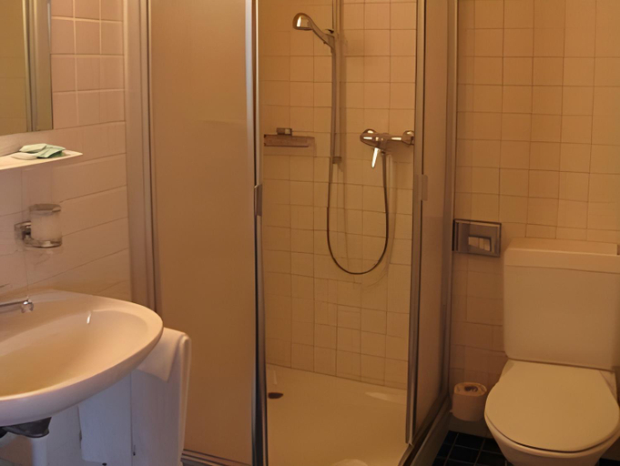 Bathroom 4, Hotel Edelweiss, Prättigau/Davos