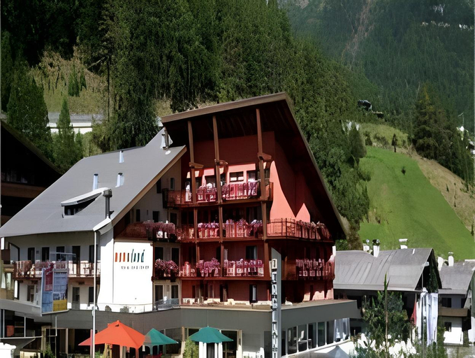 Exterior & Views 1, Bergland Design- und Wellnesshotel, Imst