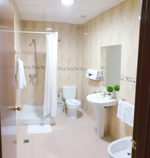 Bathroom 3, Hotel M5 Valencia Aeropuerto, Valencia