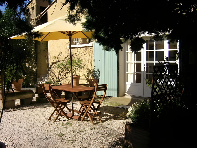 Others 2, Chambres d'Hotes Saint Veredeme, Gard