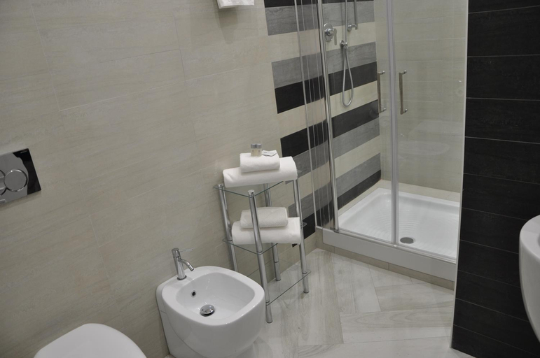 Bathroom 3, Il Corso Suite, Rome