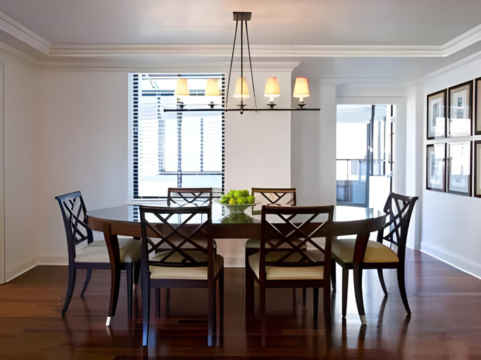 Others 5, AKA Sutton Place, New York