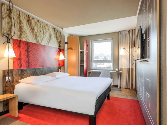 Bedroom 13