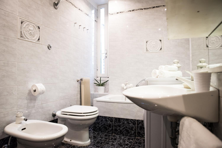 Others 3, GuestHost - Porta Latina Cozy Apartment, Roma