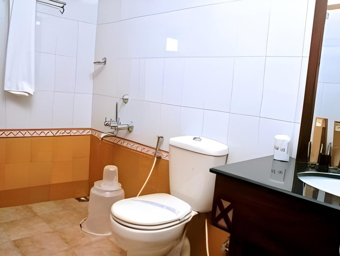 Bathroom 3, Xandari Riverscapes Houseboats, Alappuzha