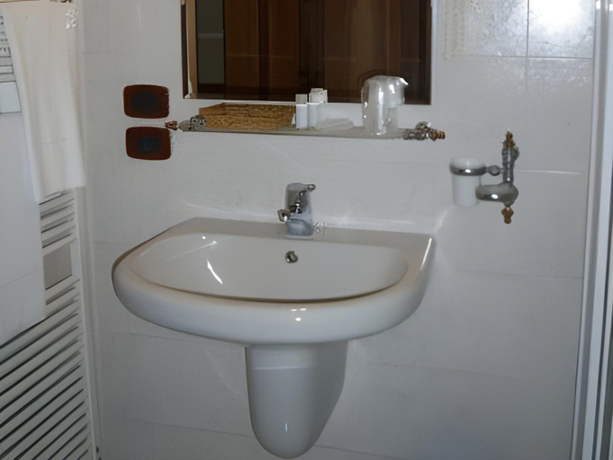 Bathroom 3, Hotel Sebino, Brescia