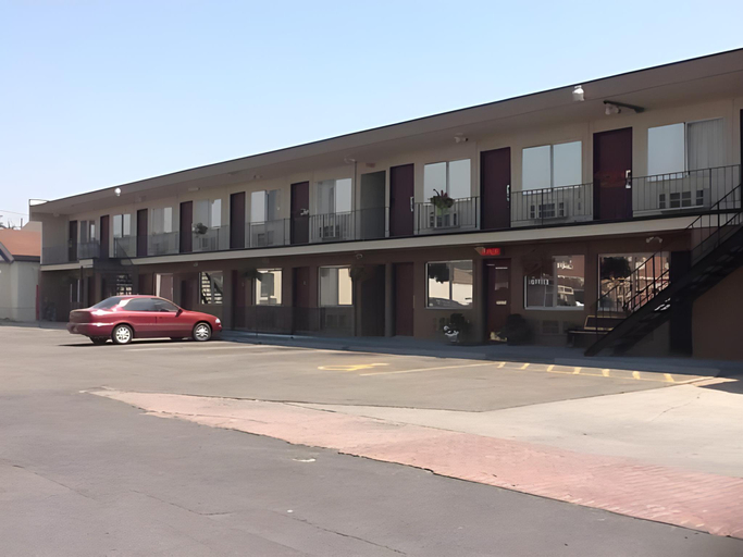 Exterior & Views 2, Nampa Downtown Inn, Canyon