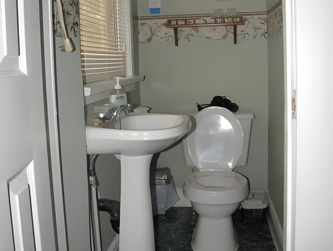 Bathroom 3, Strathaird Bed and Breakfast, Niagara